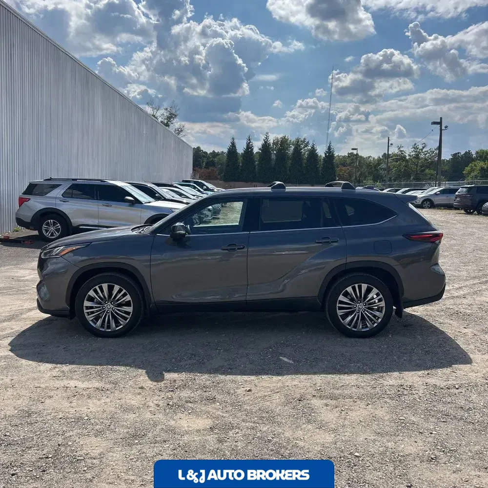 2024 Toyota Highlander Platinum