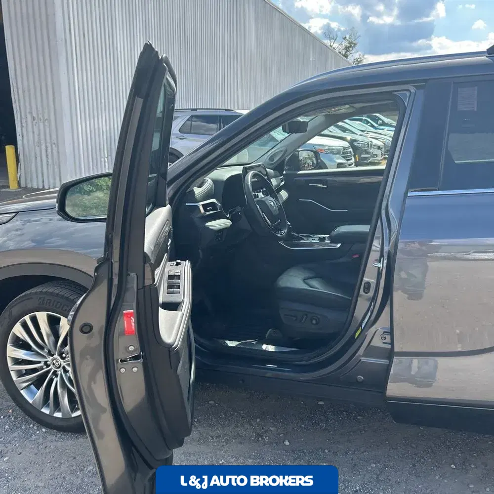 2024 Toyota Highlander Platinum