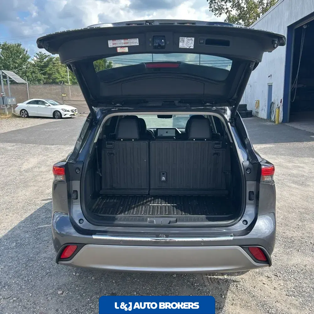 2024 Toyota Highlander Platinum