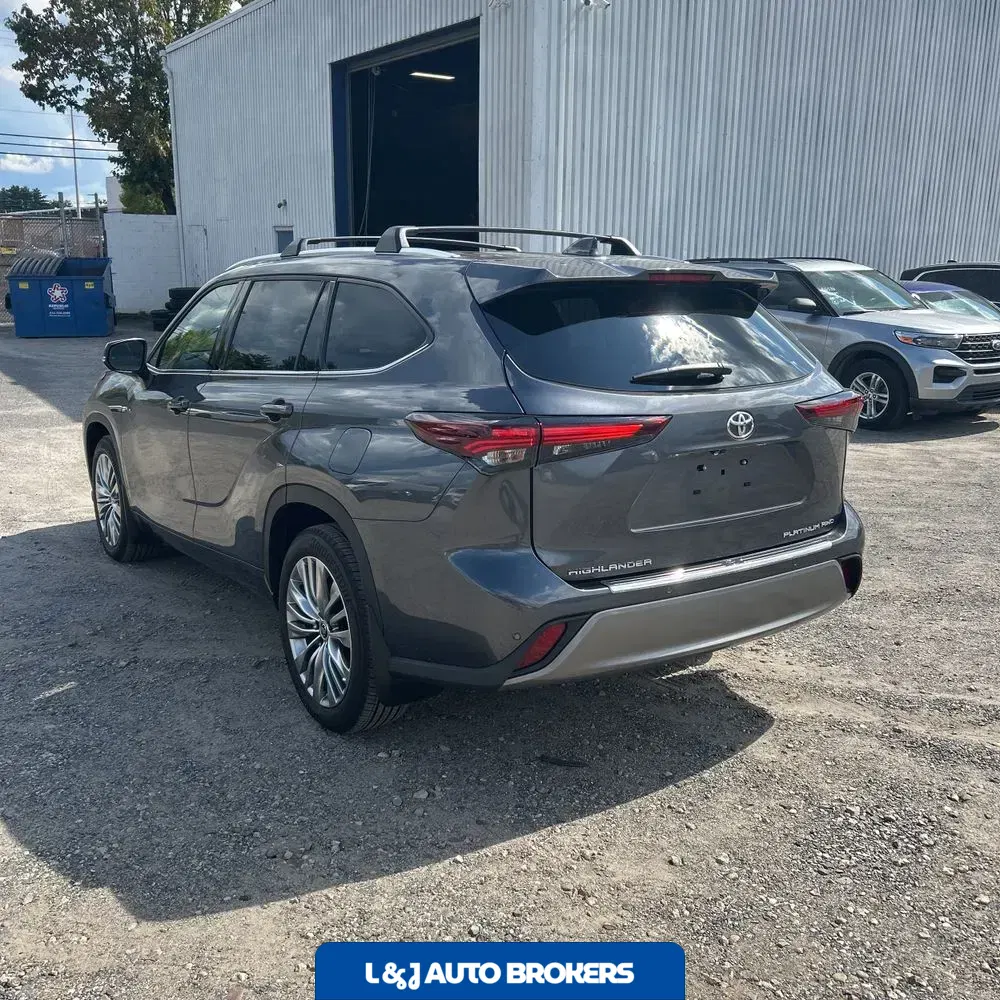 2024 Toyota Highlander Platinum