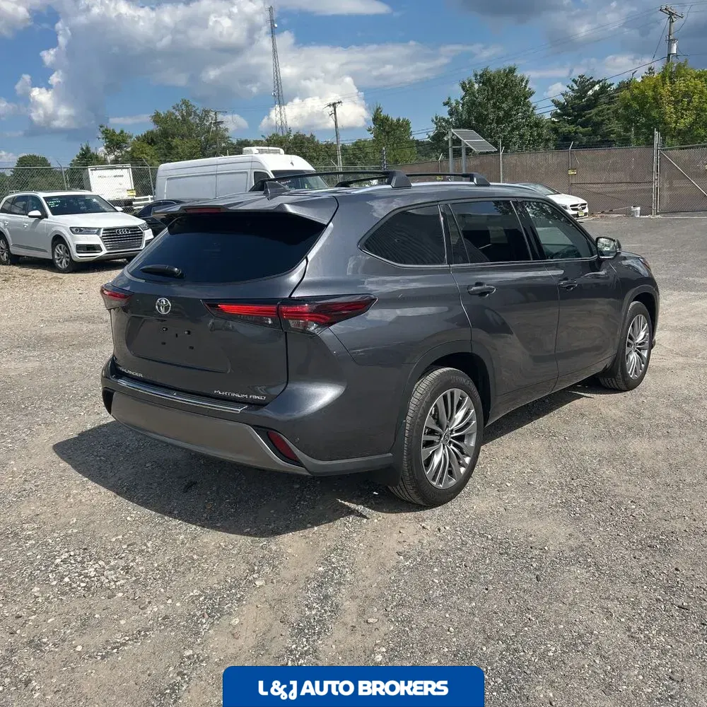 2024 Toyota Highlander Platinum