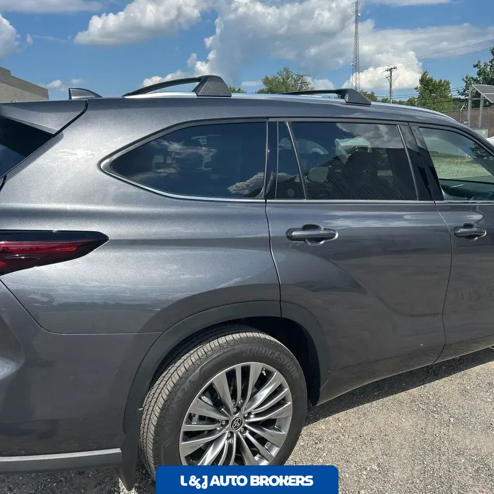 2024 Toyota Highlander Platinum