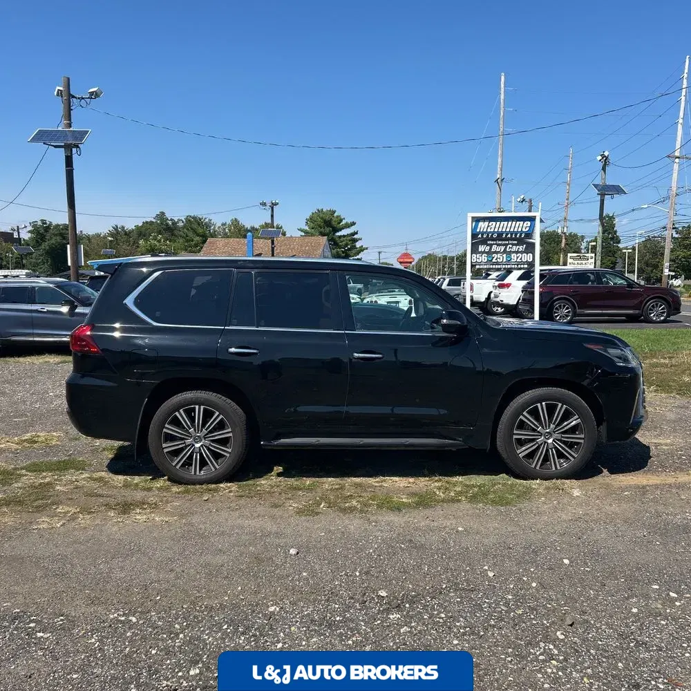 2021 Lexus LX 570 Three-Row