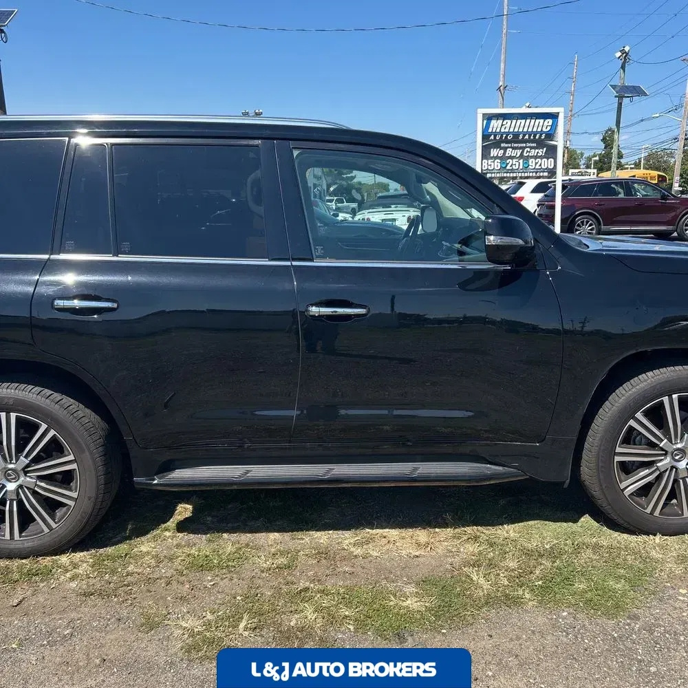 2021 Lexus LX 570 Three-Row