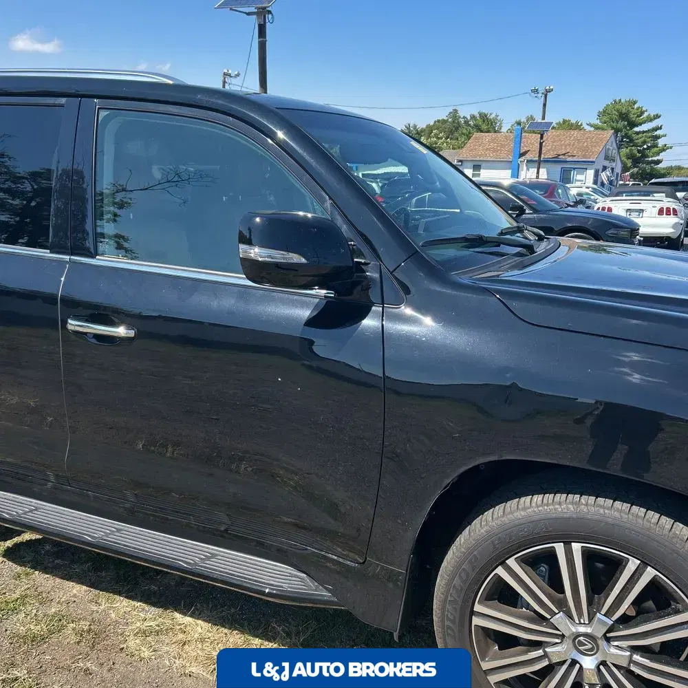 2021 Lexus LX 570 Three-Row