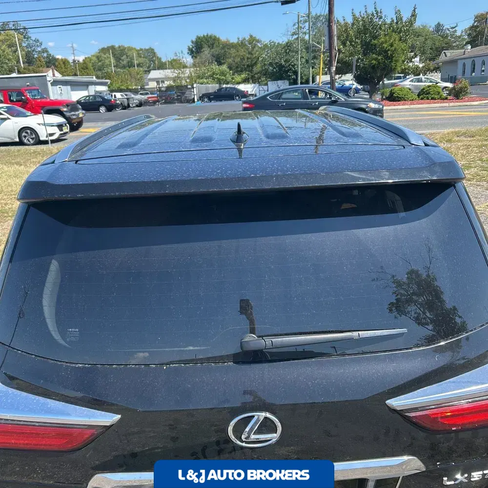 2021 Lexus LX 570 Three-Row