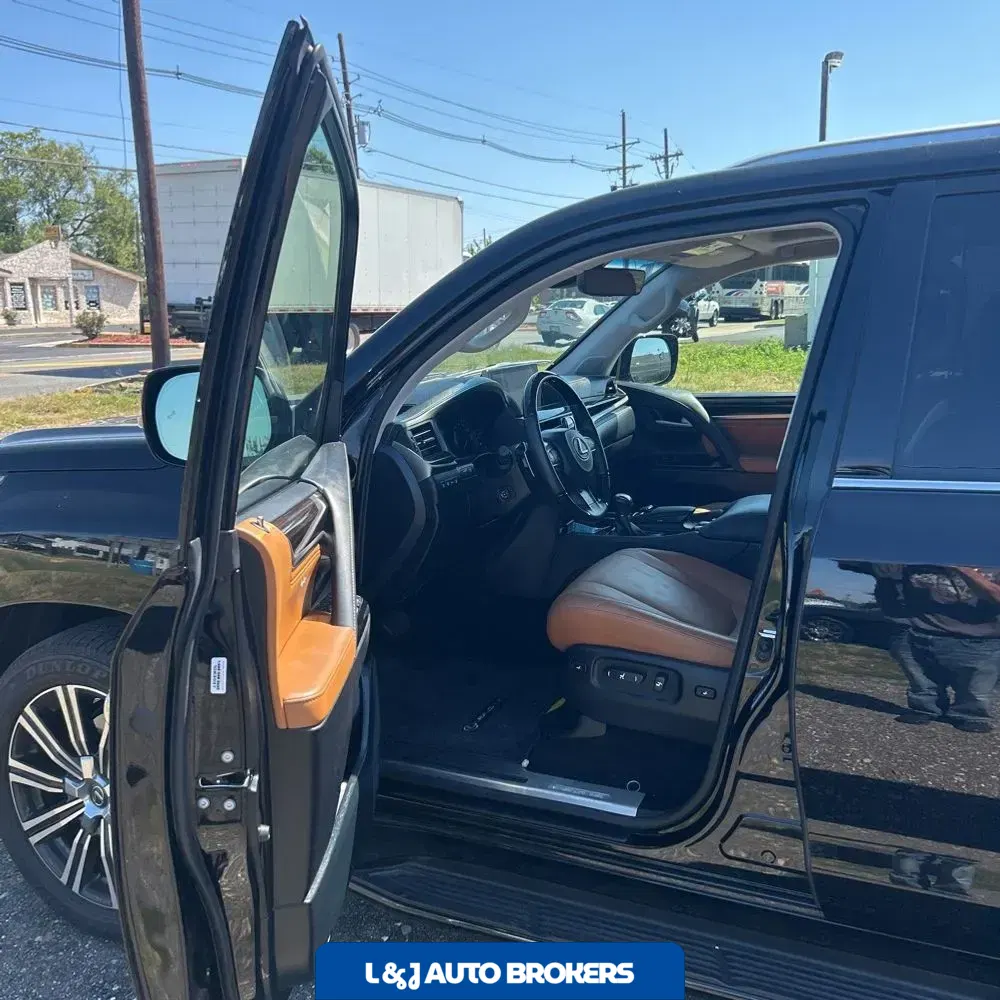 2021 Lexus LX 570 Three-Row
