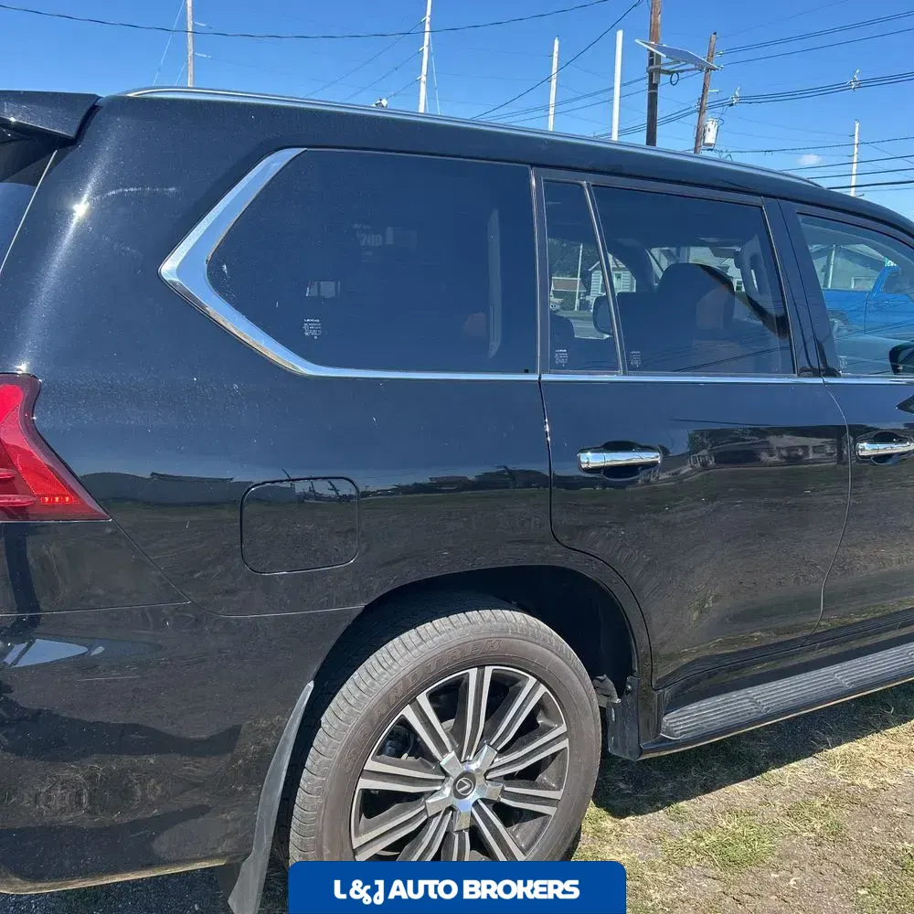 2021 Lexus LX 570 Three-Row