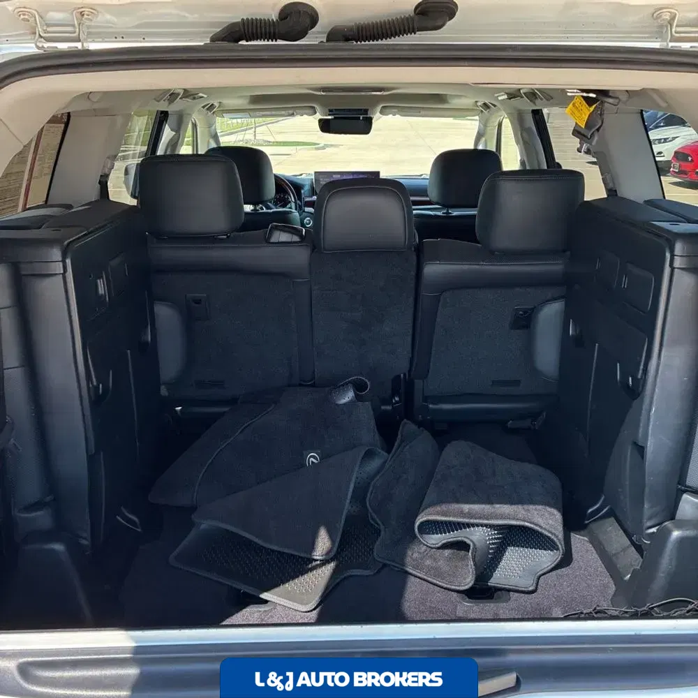 2018 Lexus LX 570 Three-Row