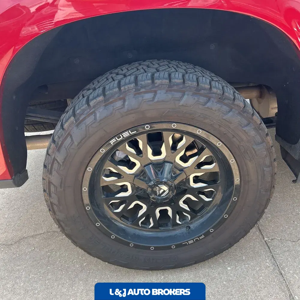 2025 Chevrolet Silverado 1500 LTZ