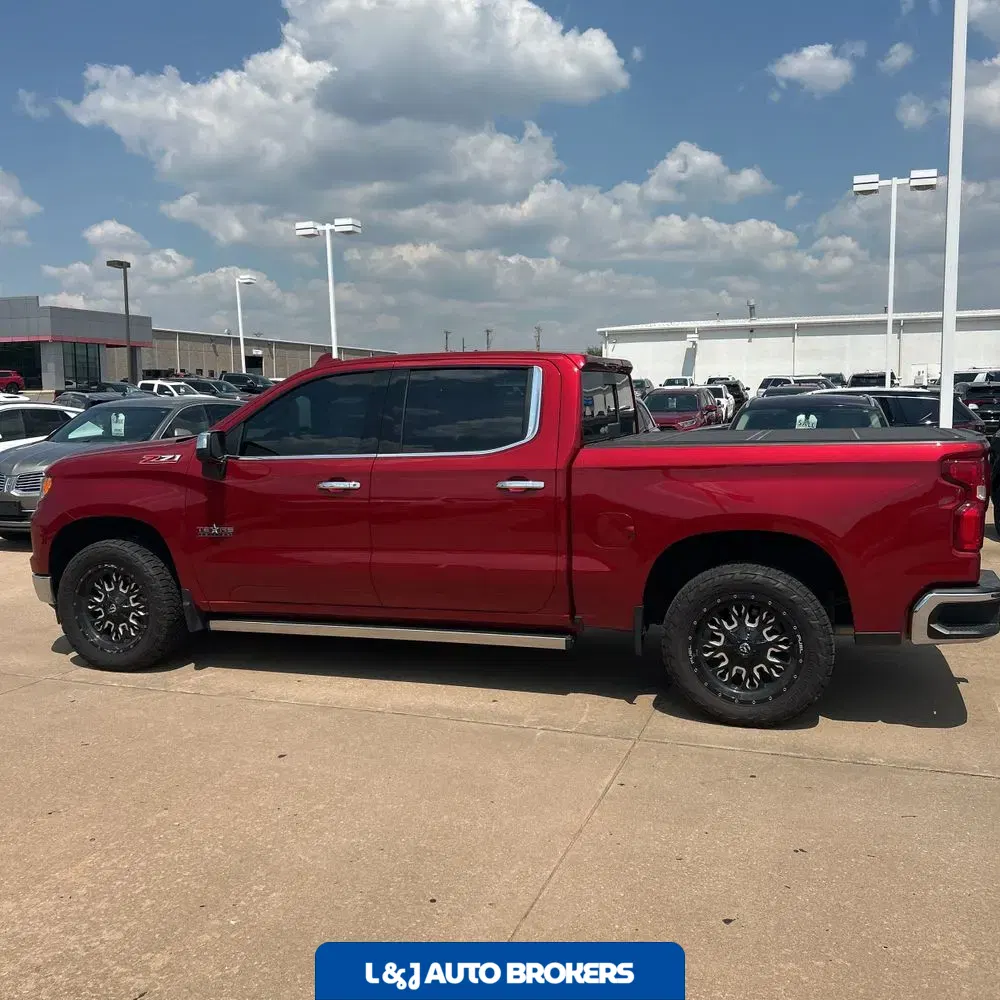 2025 Chevrolet Silverado 1500 LTZ