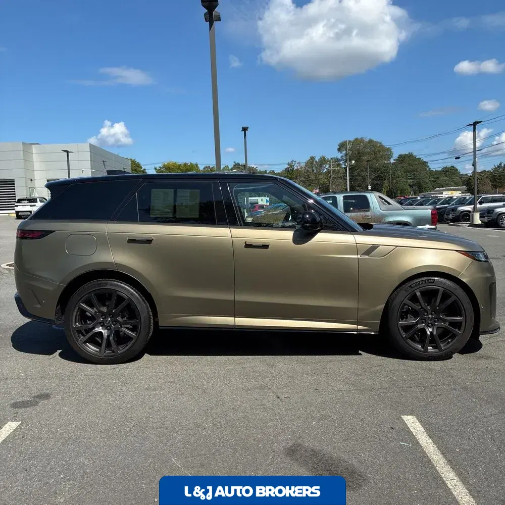 2024 Land Rover Range Rover Sport SV Edition One Carbon Bronze