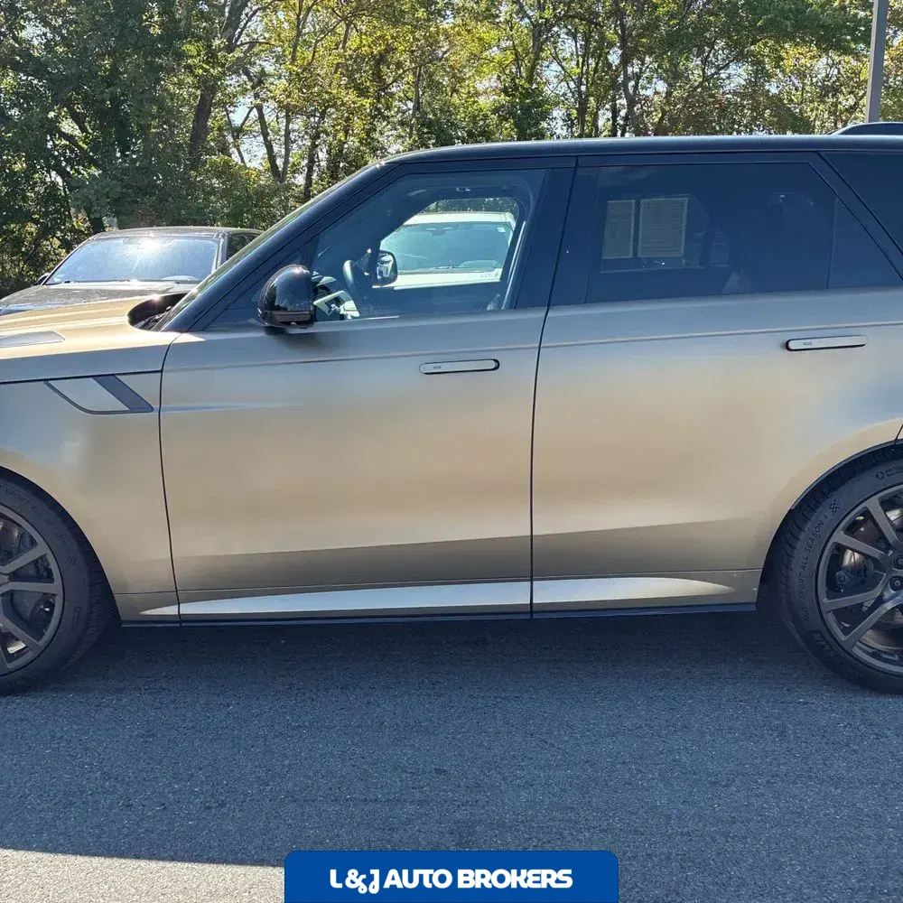 2024 Land Rover Range Rover Sport SV Edition One Carbon Bronze