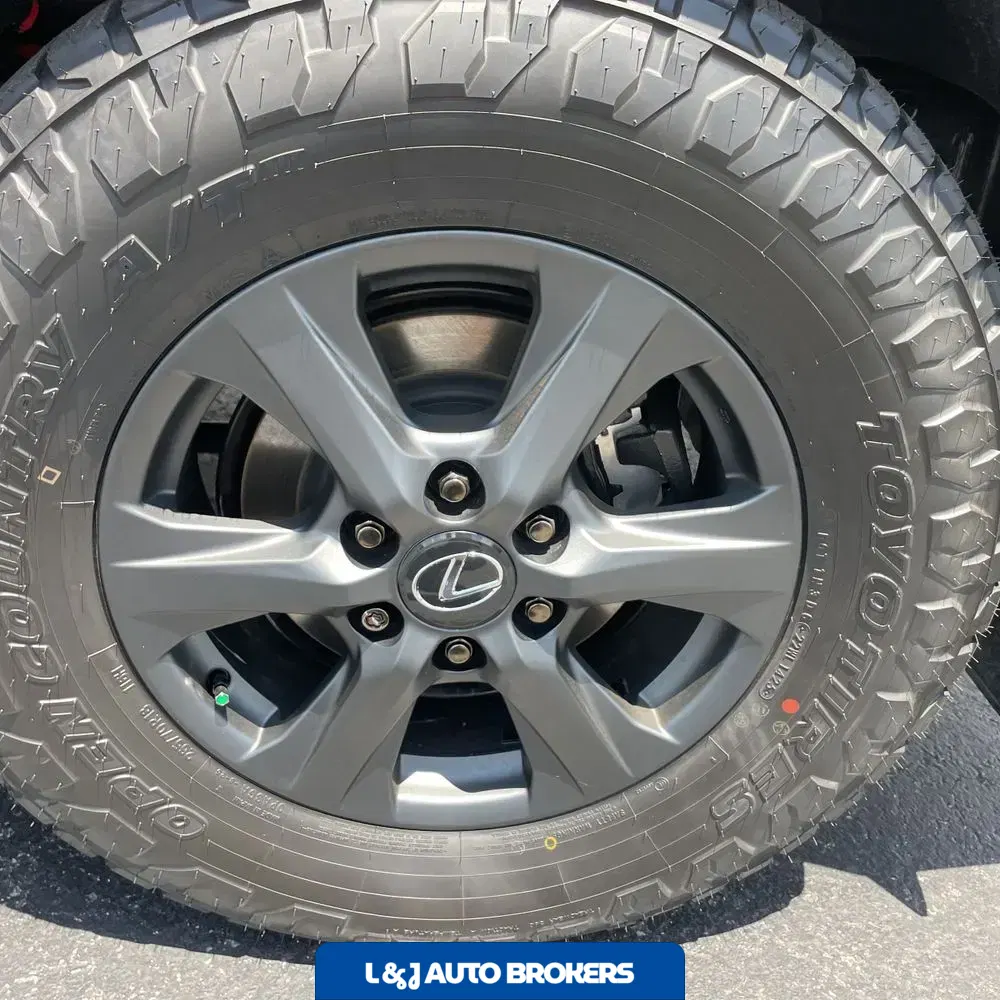 2025 Lexus LX 700h Overtrail
