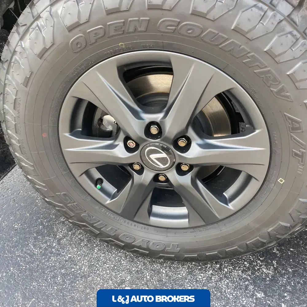 2025 Lexus LX 700h Overtrail