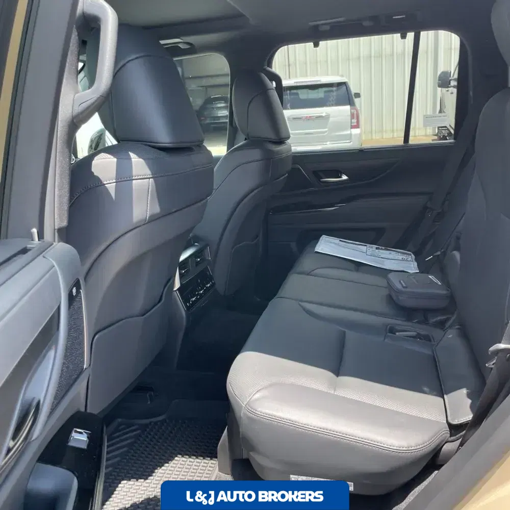 2025 Lexus LX 700h Overtrail