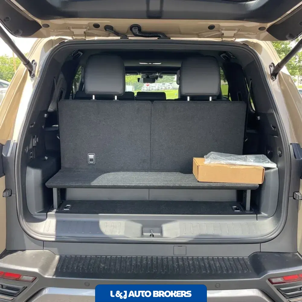 2025 Lexus LX 700h Overtrail