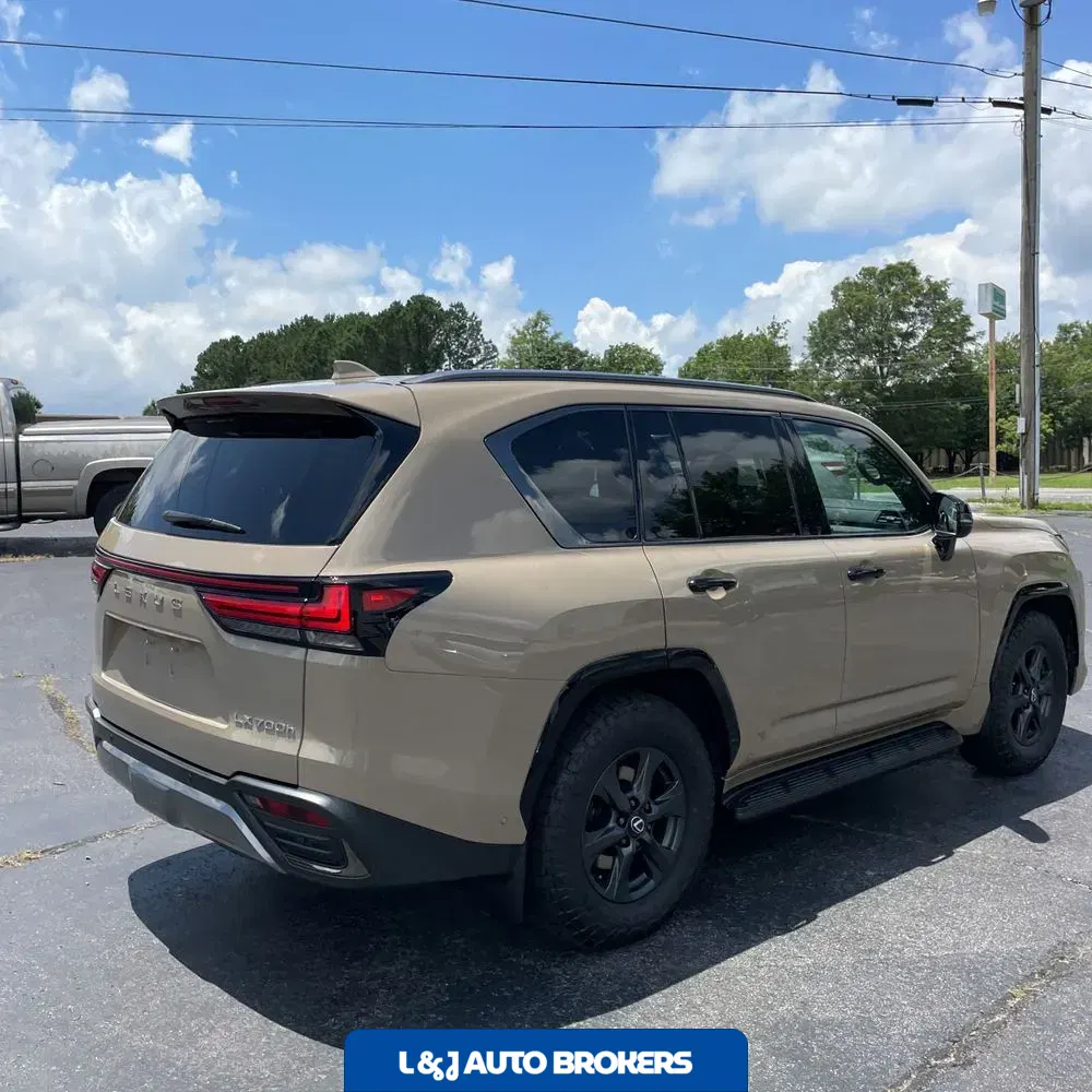 2025 Lexus LX 700h Overtrail
