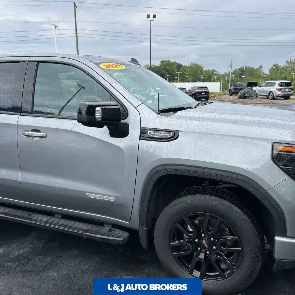2025 GMC Sierra 1500 Elevation