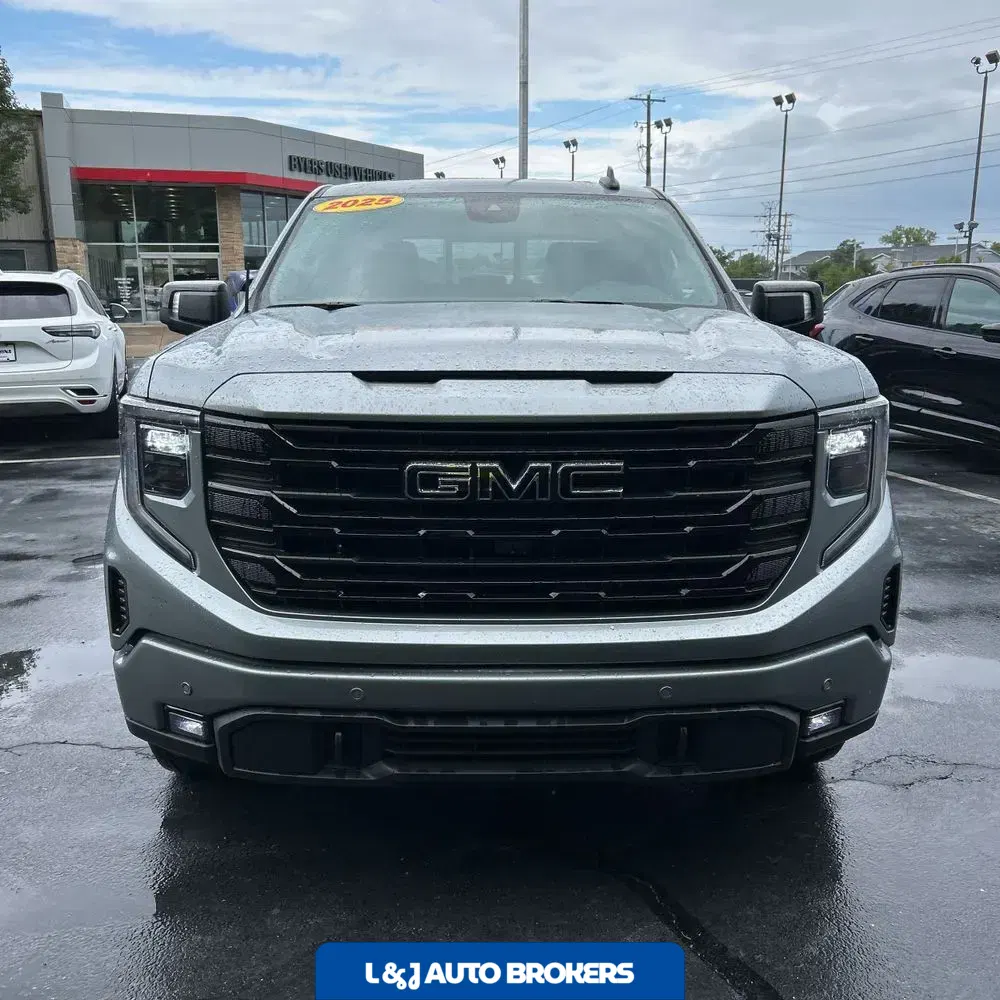 2025 GMC Sierra 1500 Elevation