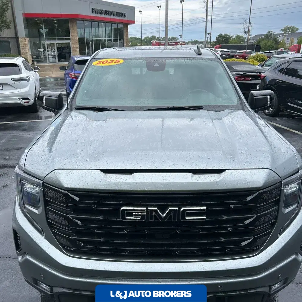 2025 GMC Sierra 1500 Elevation