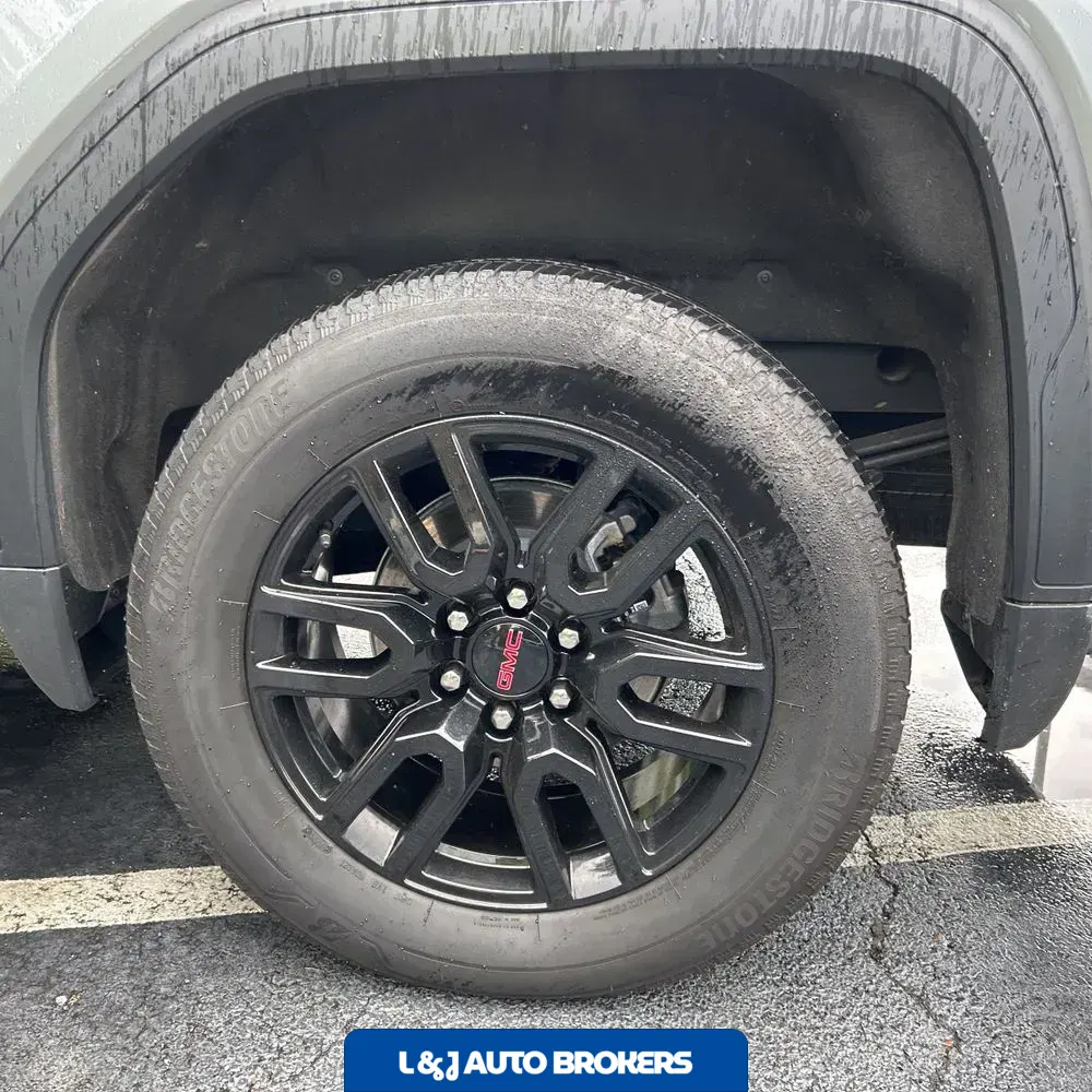 2025 GMC Sierra 1500 Elevation