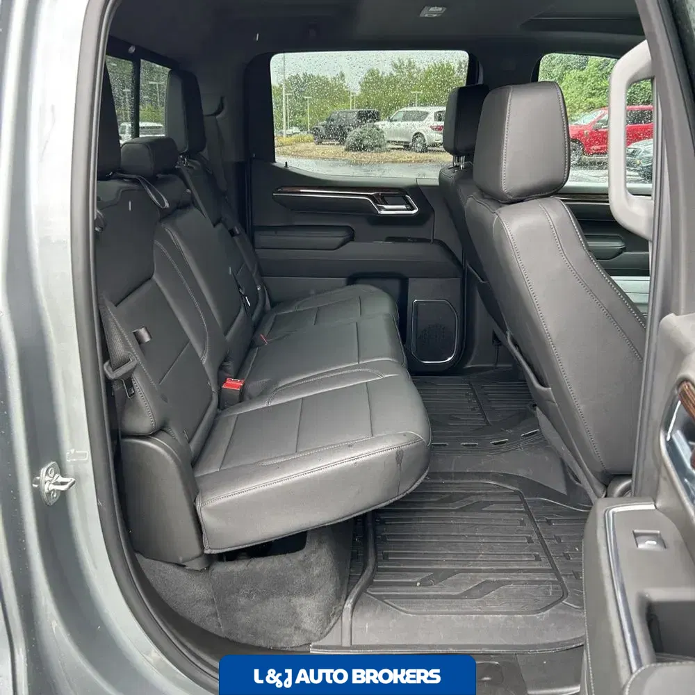 2025 GMC Sierra 1500 Elevation