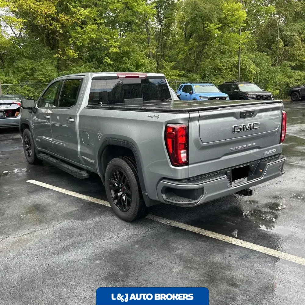 2025 GMC Sierra 1500 Elevation