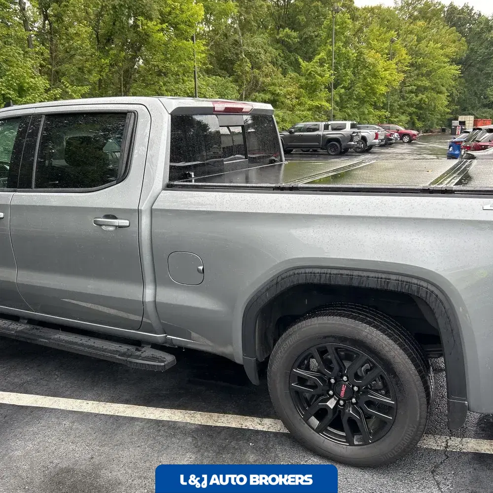 2025 GMC Sierra 1500 Elevation