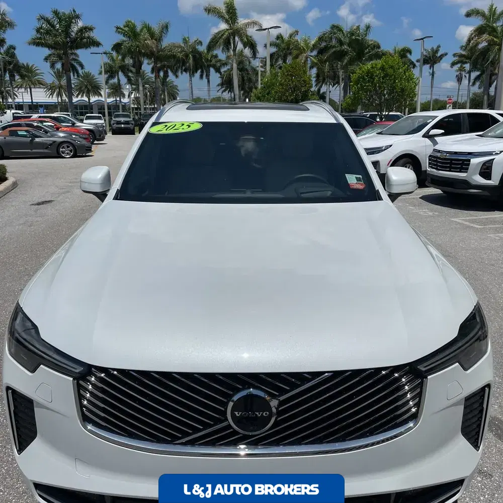 2025 Volvo XC90 B6 - Ultra