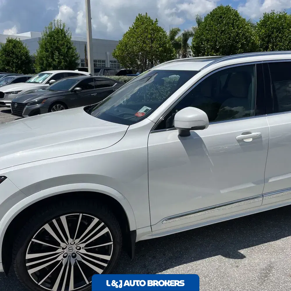 2025 Volvo XC90 B6 - Ultra