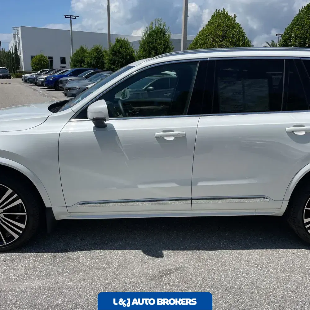 2025 Volvo XC90 B6 - Ultra