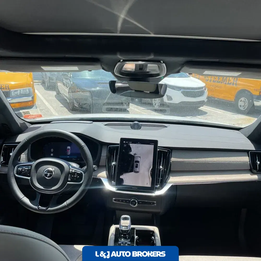 2025 Volvo XC90 B6 - Ultra