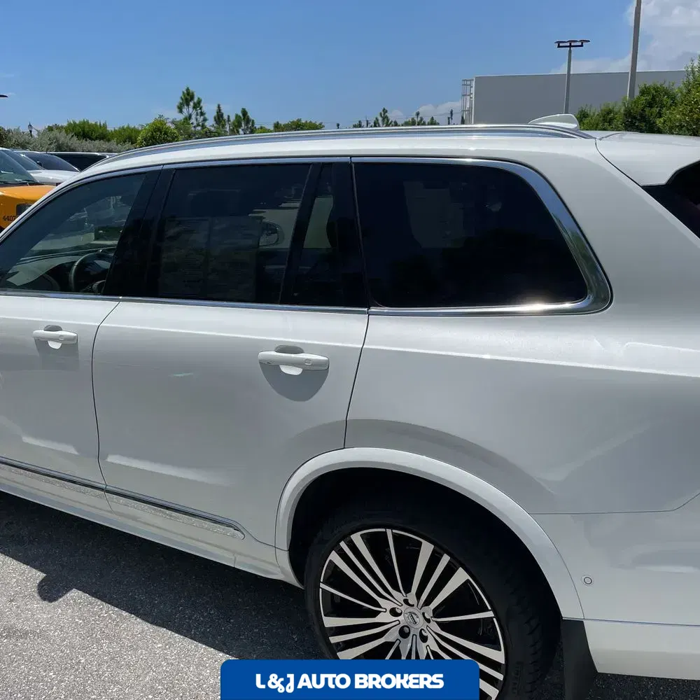 2025 Volvo XC90 B6 - Ultra