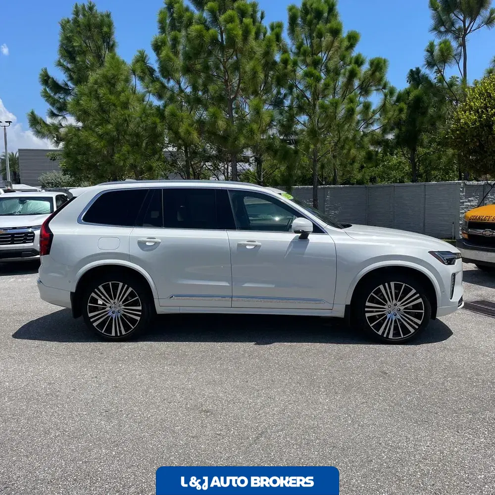 2025 Volvo XC90 B6 - Ultra