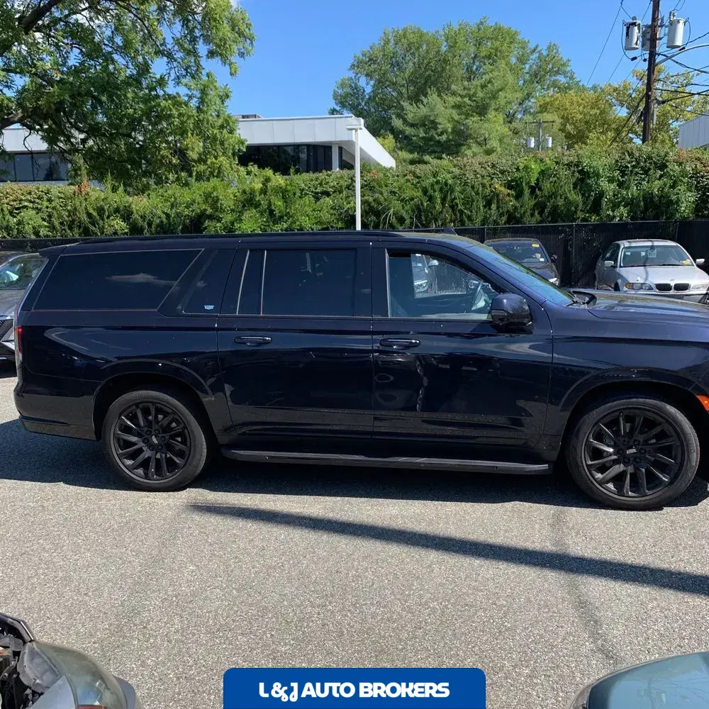 2023 Cadillac Escalade ESV Sport