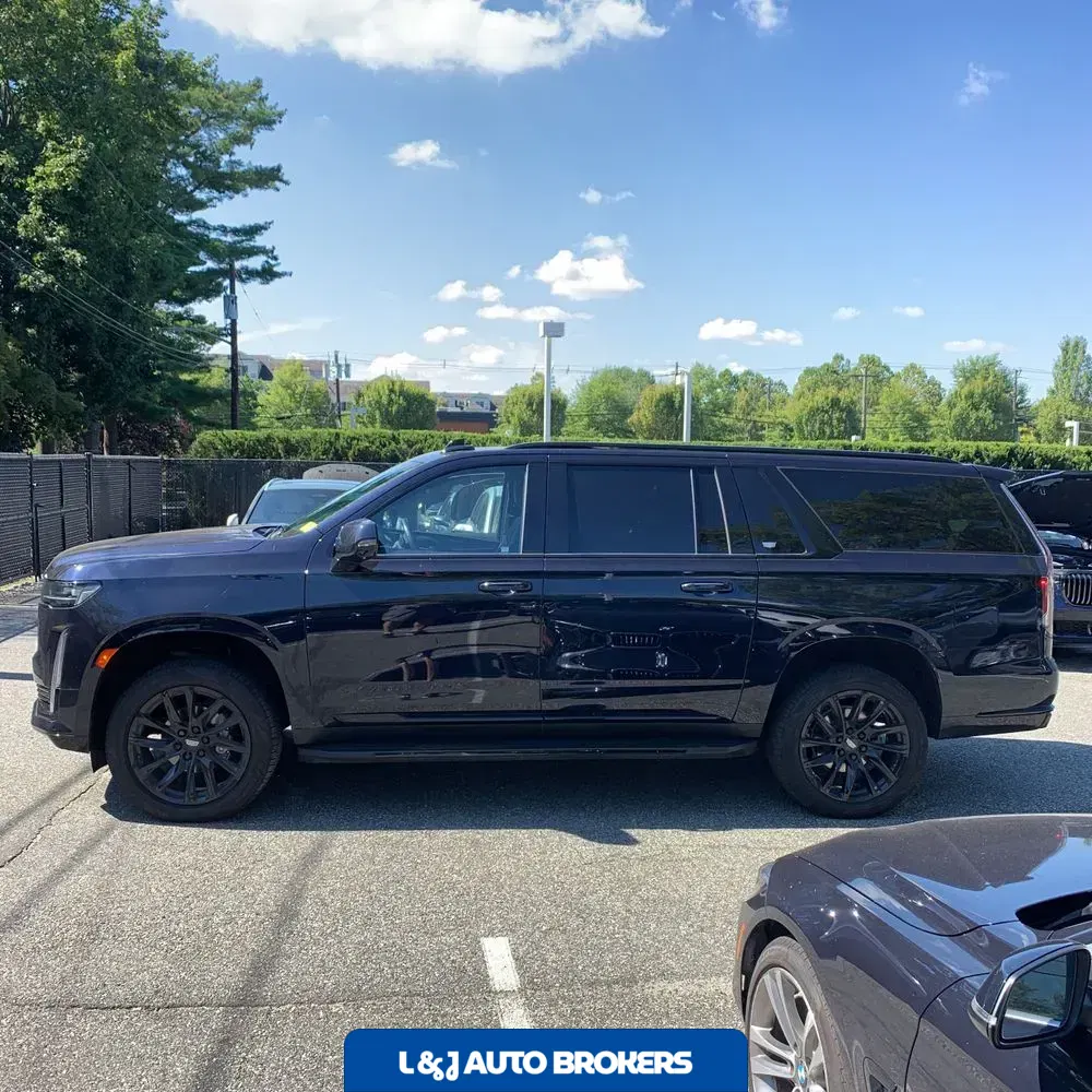 2023 Cadillac Escalade ESV Sport