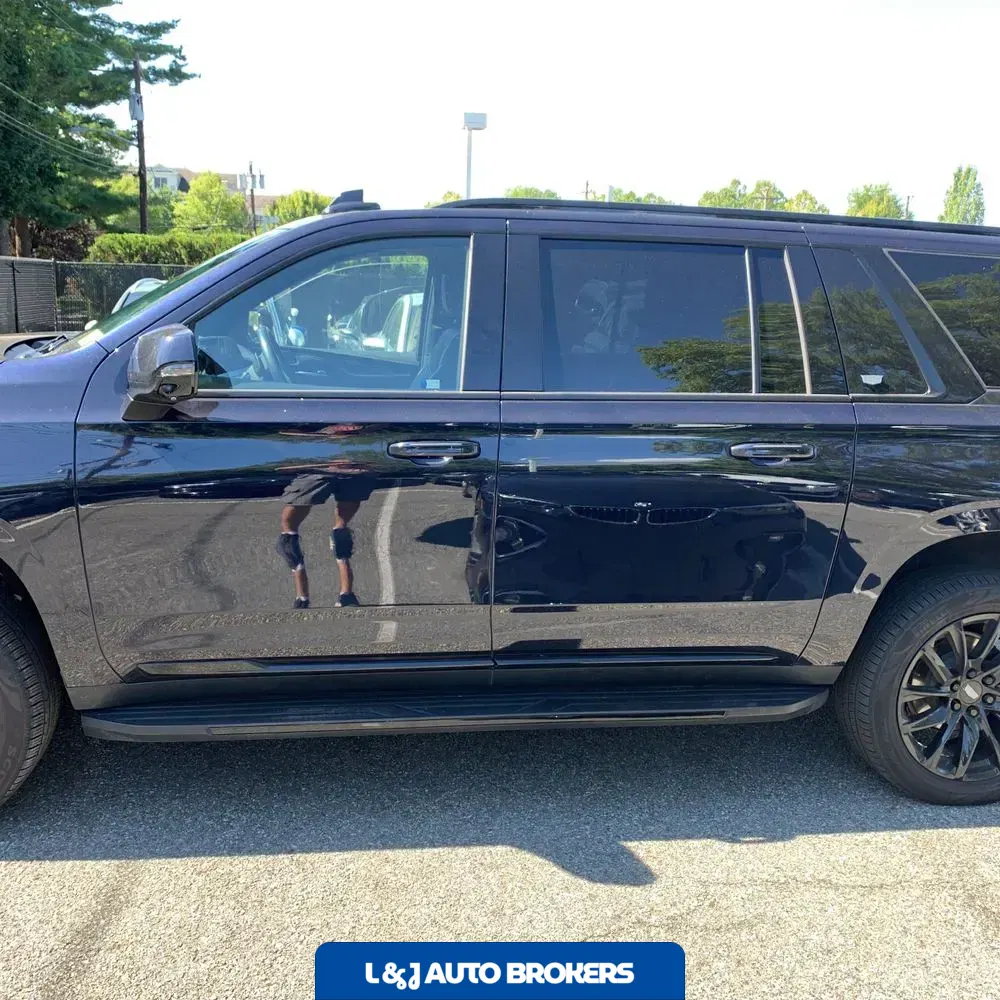 2023 Cadillac Escalade ESV Sport