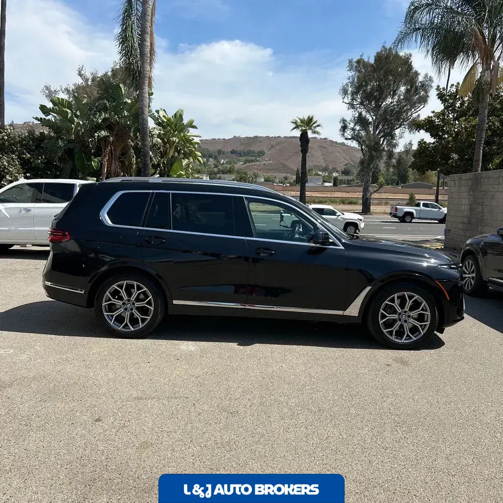 2025 BMW X7 XDrive40i