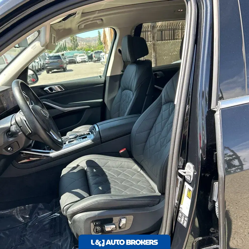 2025 BMW X7 XDrive40i