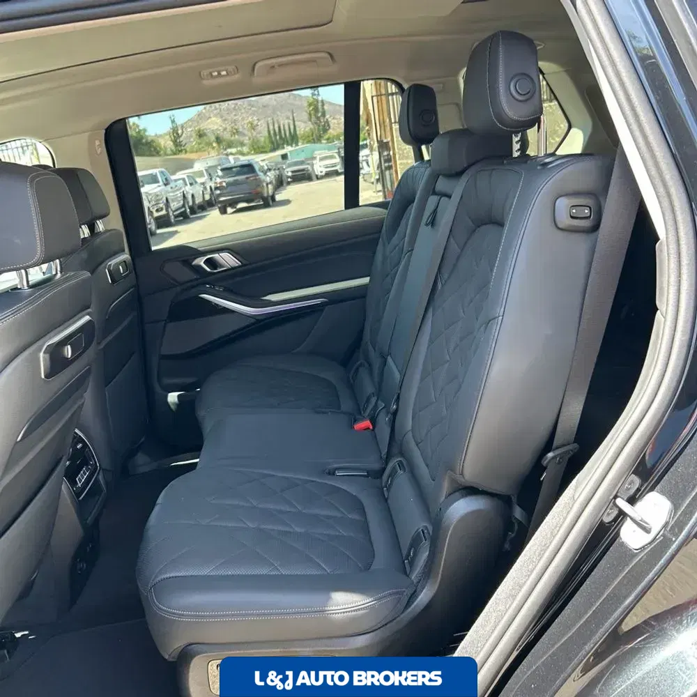 2025 BMW X7 XDrive40i