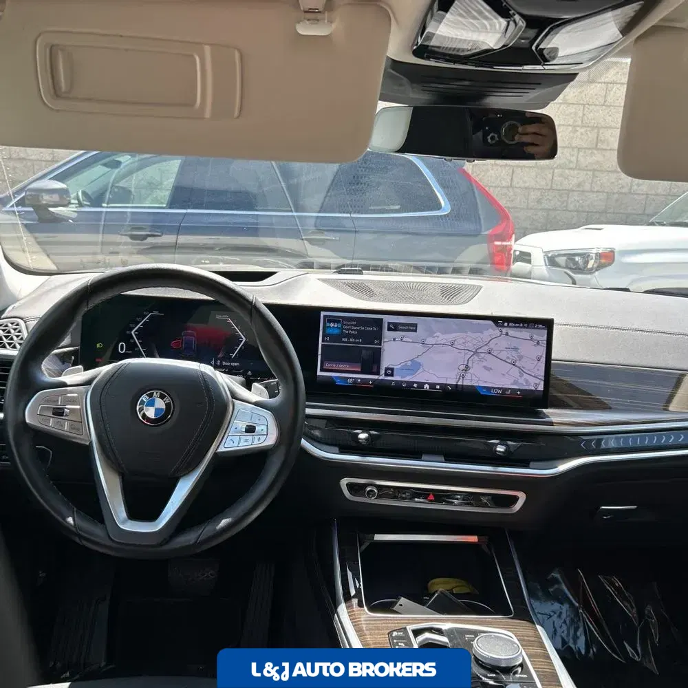 2025 BMW X7 XDrive40i