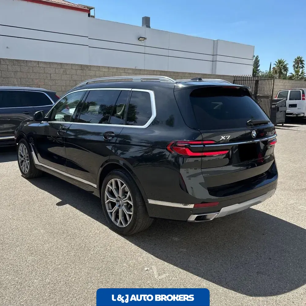 2025 BMW X7 XDrive40i
