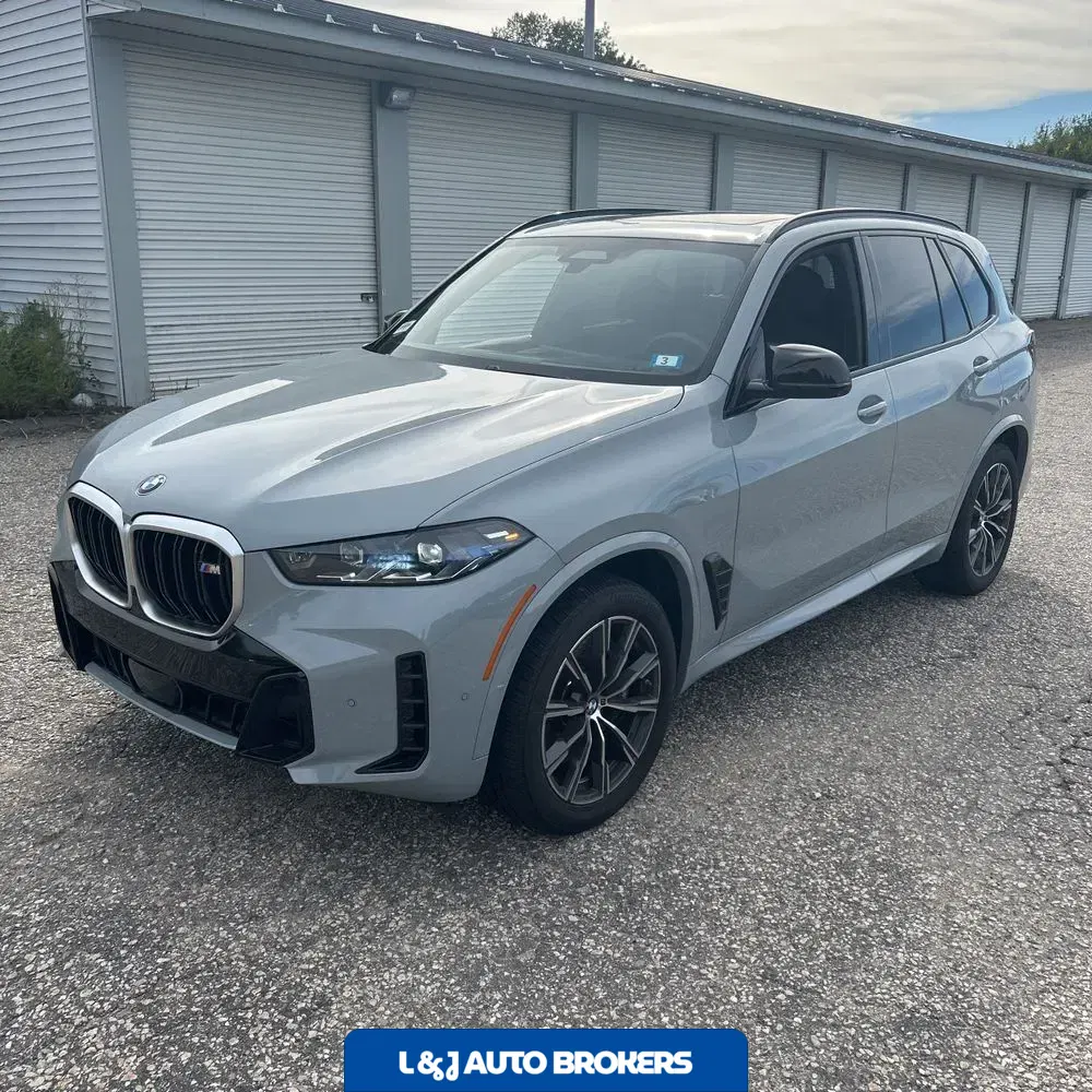 2024 BMW X5 M60i