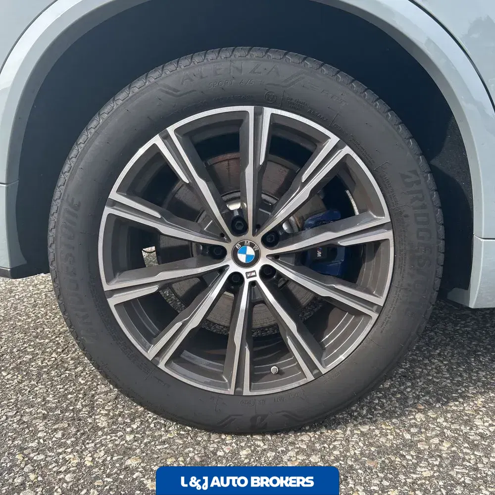 2024 BMW X5 M60i