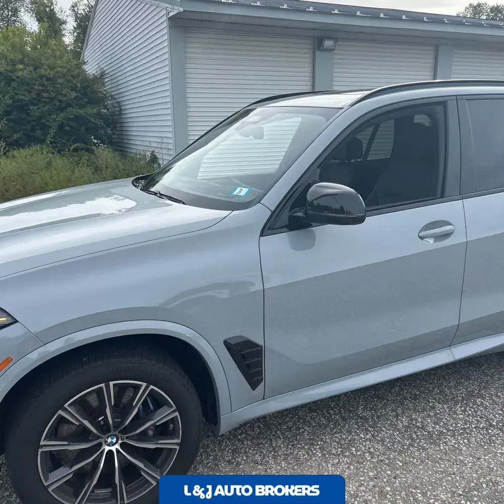 2024 BMW X5 M60i
