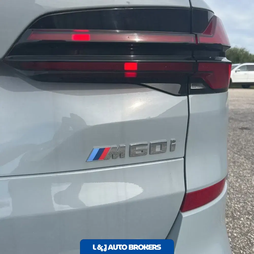 2024 BMW X5 M60i