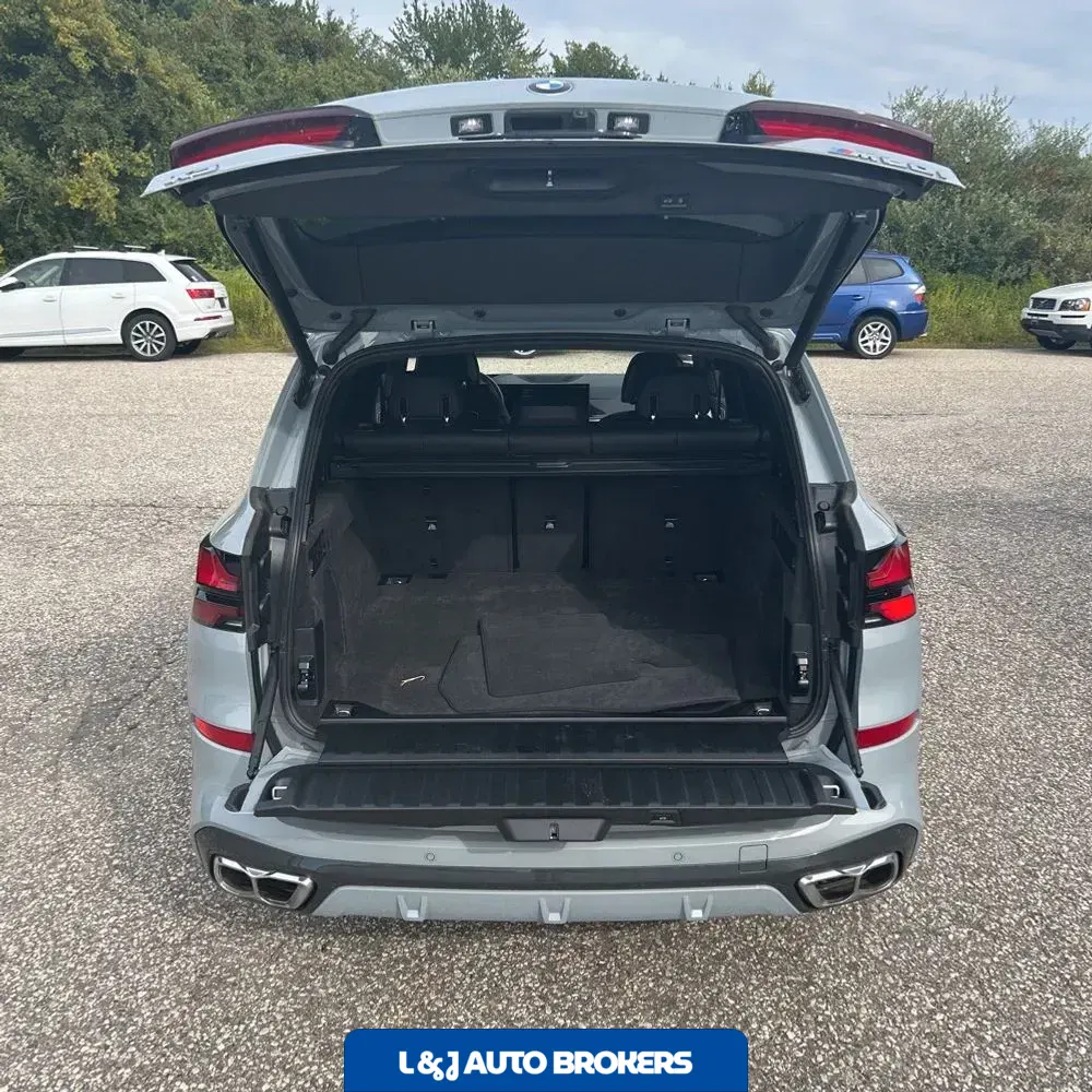 2024 BMW X5 M60i