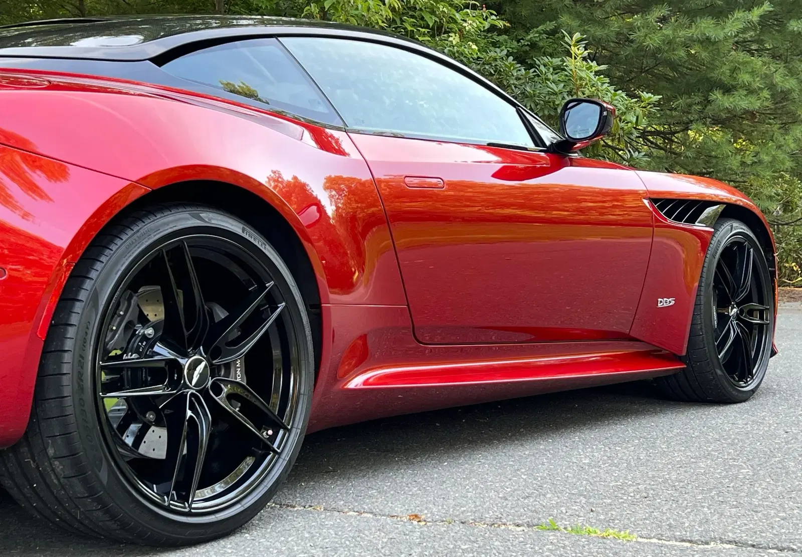 2019 Aston Martin DBS Superleggera Coupe