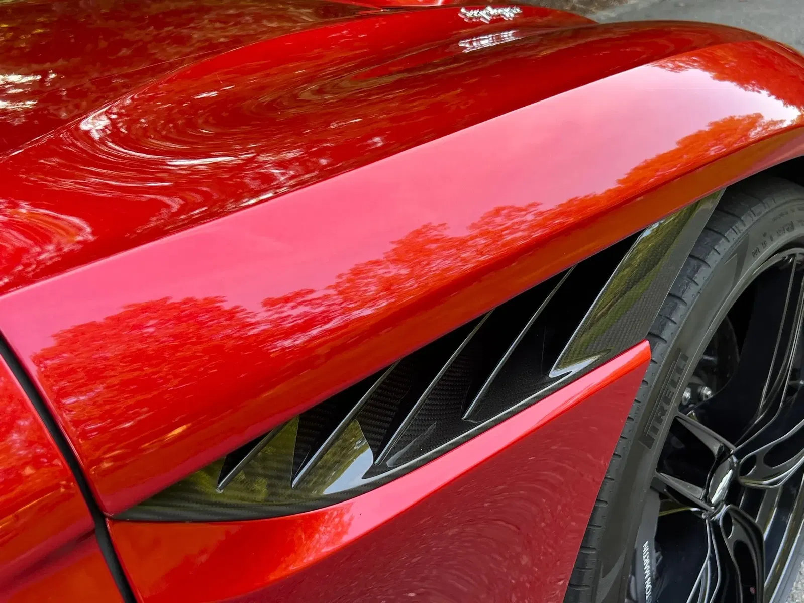 2019 Aston Martin DBS Superleggera Coupe